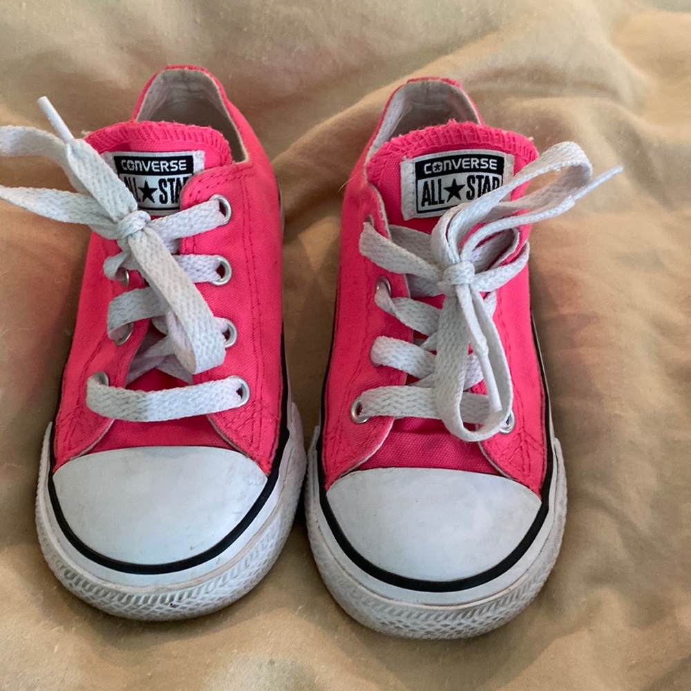 Toddler girl pink Converse